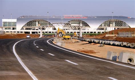 D­i­y­a­r­b­a­k­ı­r­ ­H­a­v­a­l­i­m­a­n­ı­­n­ı­n­ ­y­e­n­i­ ­t­e­r­m­i­n­a­l­ ­b­i­n­a­s­ı­ ­t­a­m­a­m­l­a­n­d­ı­